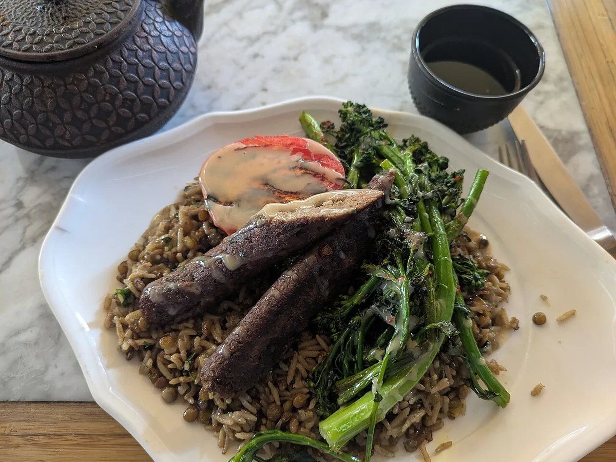 Lamb koftas with yoghurt